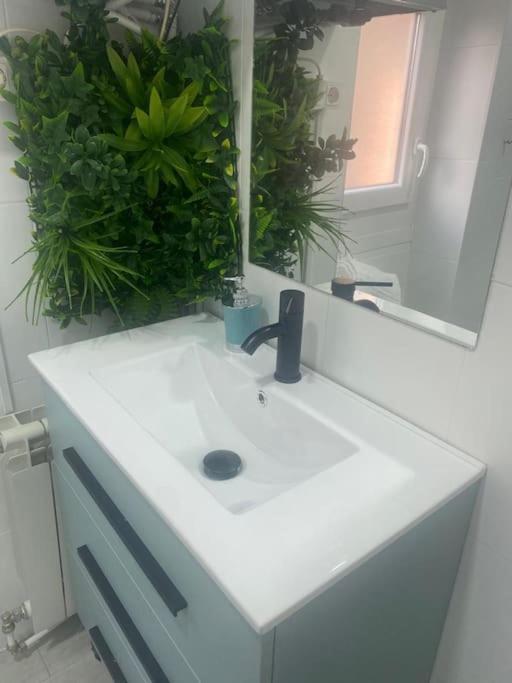 Apartamento En Toledo Ideal Para Visitas A Puy Du Fou Luaran gambar